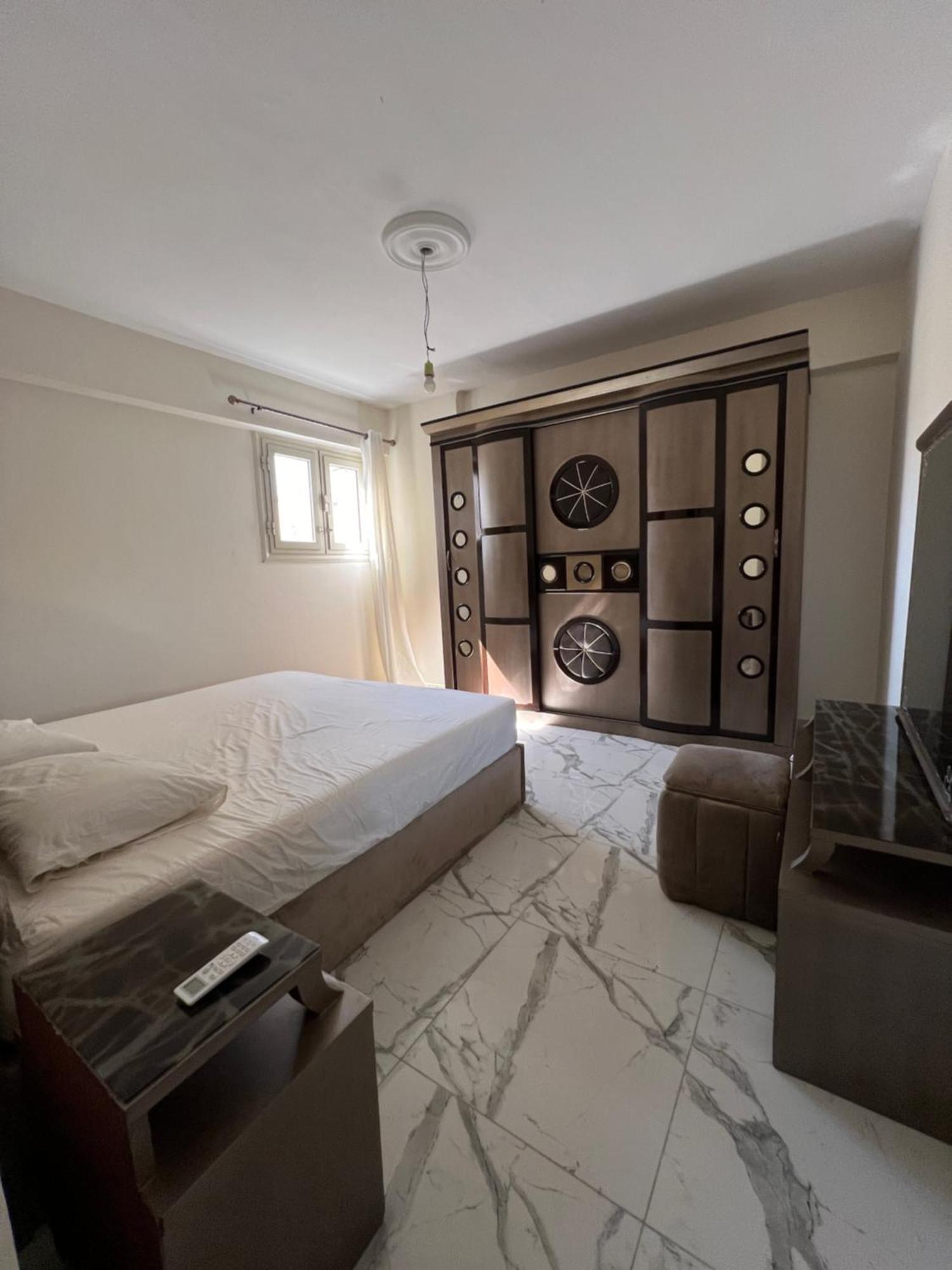 Next To The Sea In Miami Apartment